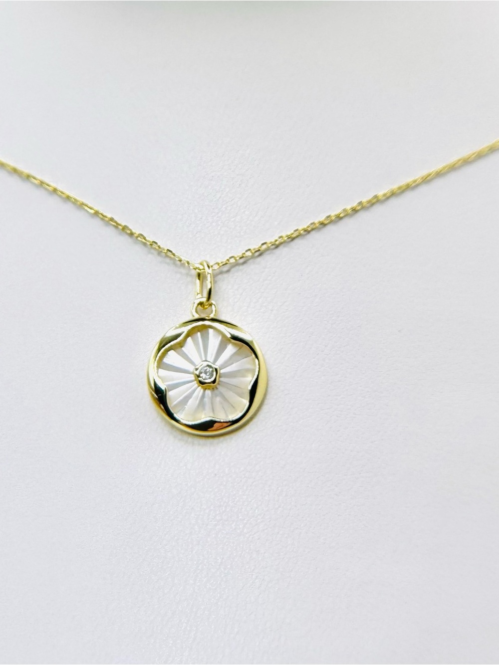 Beautiful 18K Gold and White Hibiscus Flower Disc Necklace